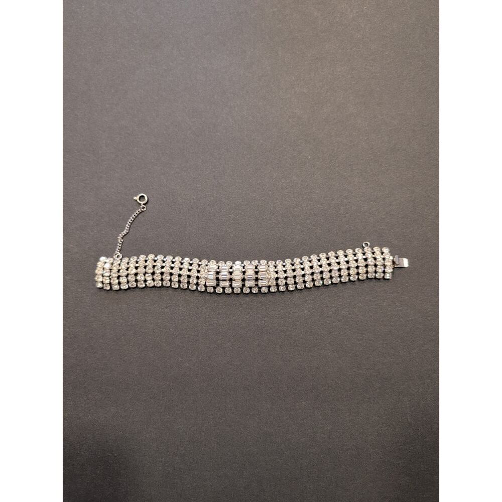 Vintage WEISS signed RHINESTONE Wide 5 ROW Domed Bracelet - Rhodium Plate - 7¼"! - Picture 2 of 5